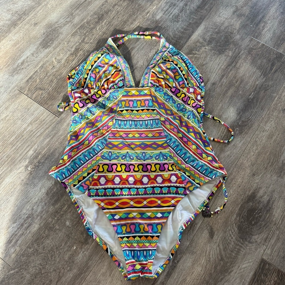 Trina Turk Colorful Pattern One-Piece Swimsuits With Low Back